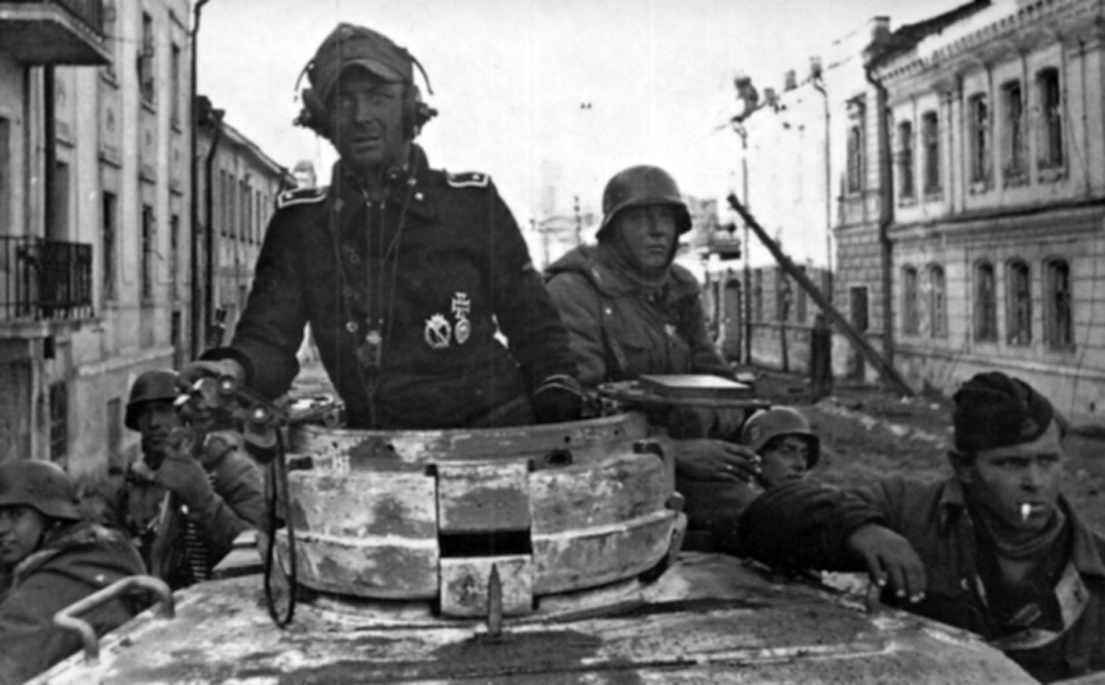 Свои среди чужих: шокирующие истории солдат, воевавших под флагами нескольких стран Свои среди чужих: шокирующие истории солдат, воевавших под флагами нескольких стран