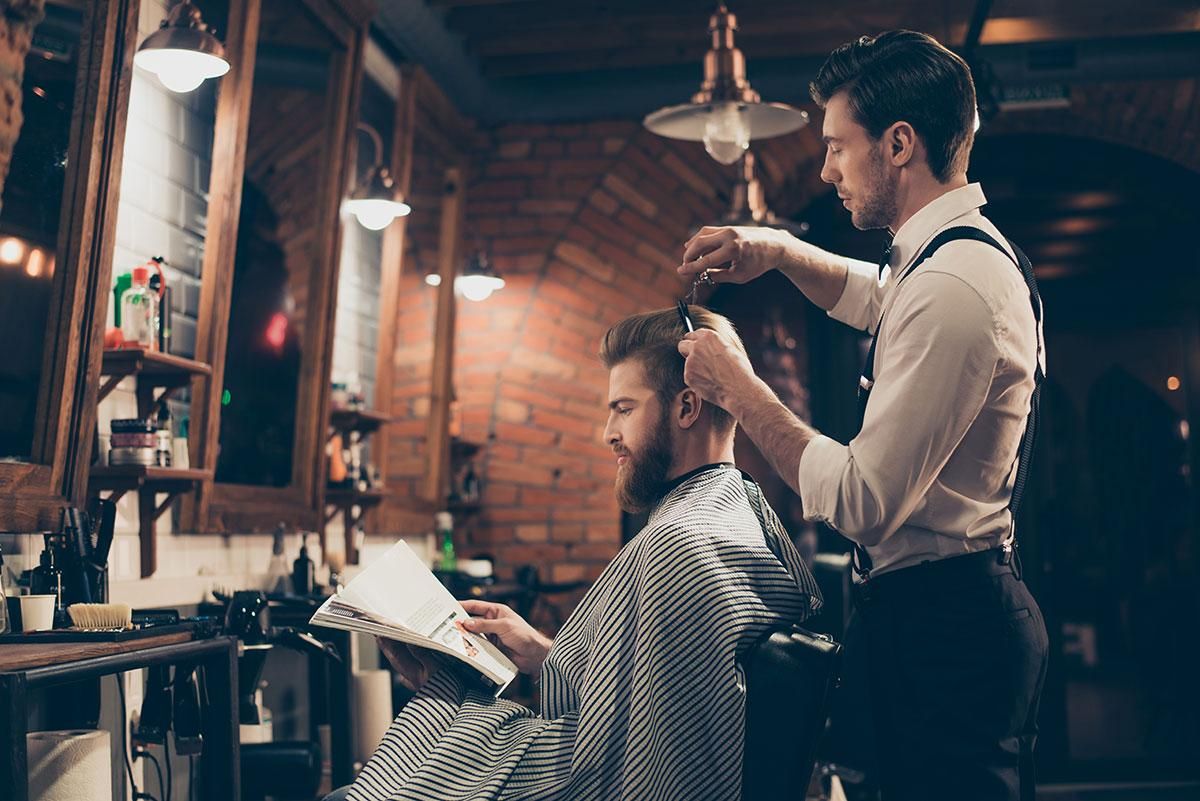 Записуйся до барбера: трендові зачіски, які підійдуть кожному чоловіку