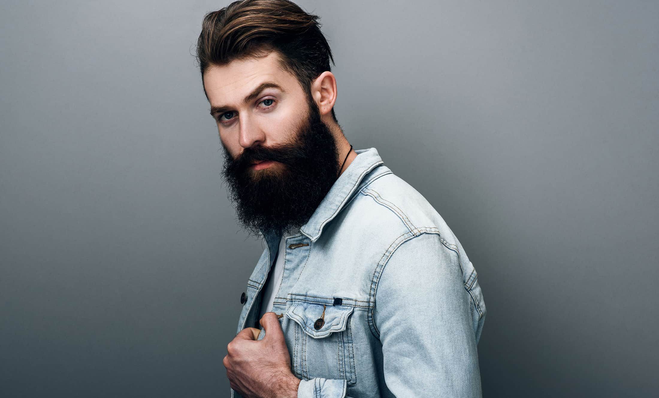 Олія для бороди: як користуватися та її користь для чоловіків