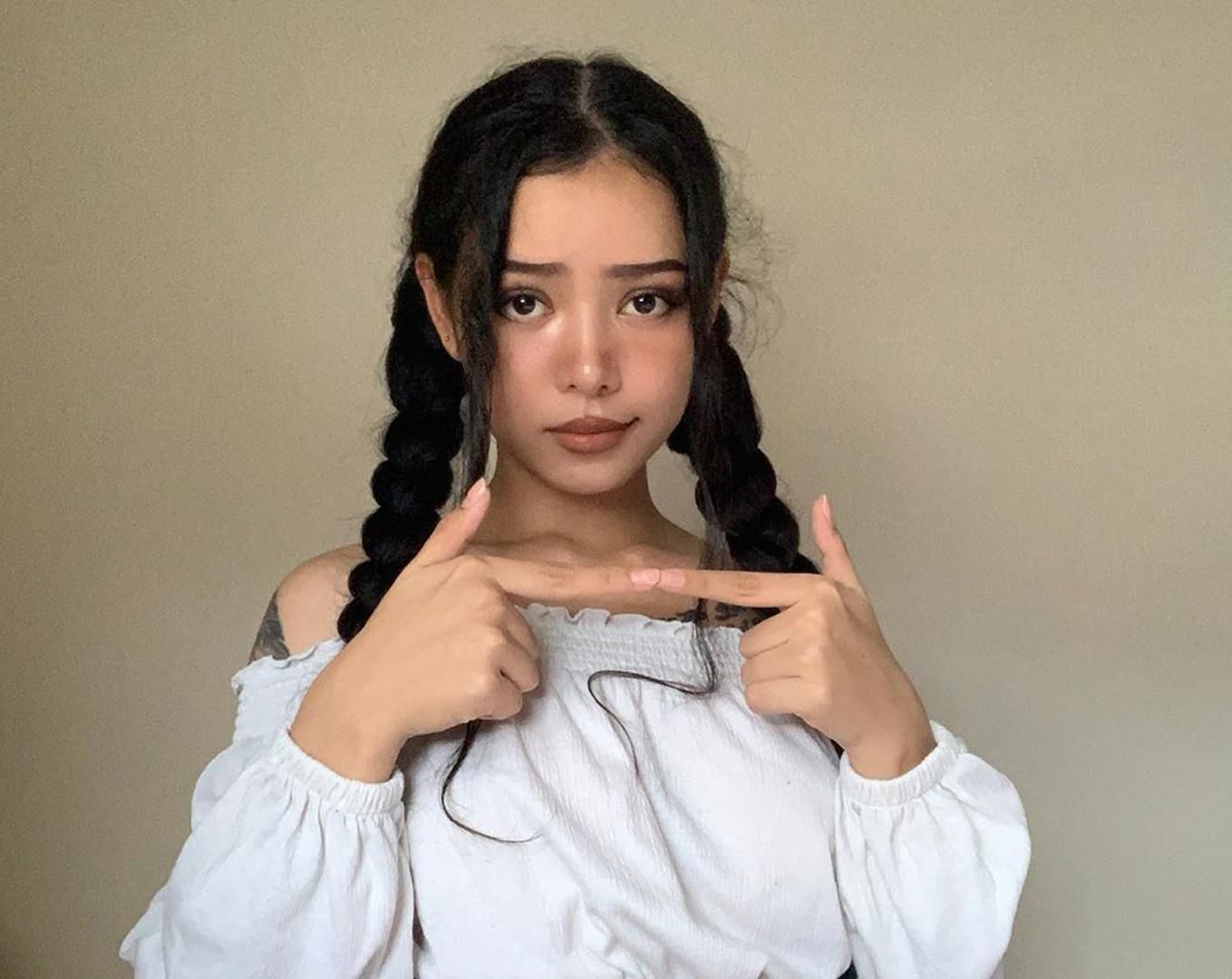 Белла Поарч: горячие фото сексуальной звезды TikTok Белла Поарч: горячие фото сексуальной звезды TikTok