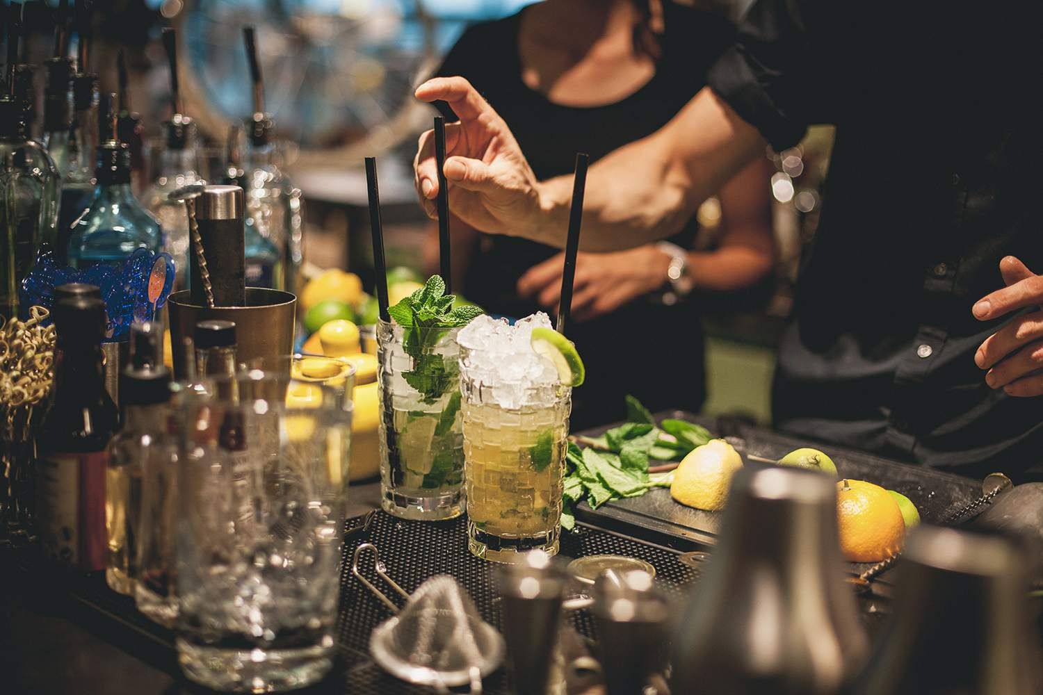 Алкогольные коктейли с водкой: рецепты от профессиональных барменов