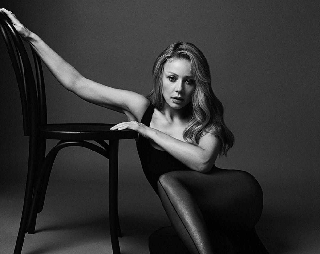 Тіна Кароль показала розкішні ніжки у відвертій сукні: фото Тіна Кароль показала розкішні ніжки у відвертій сукні: фото