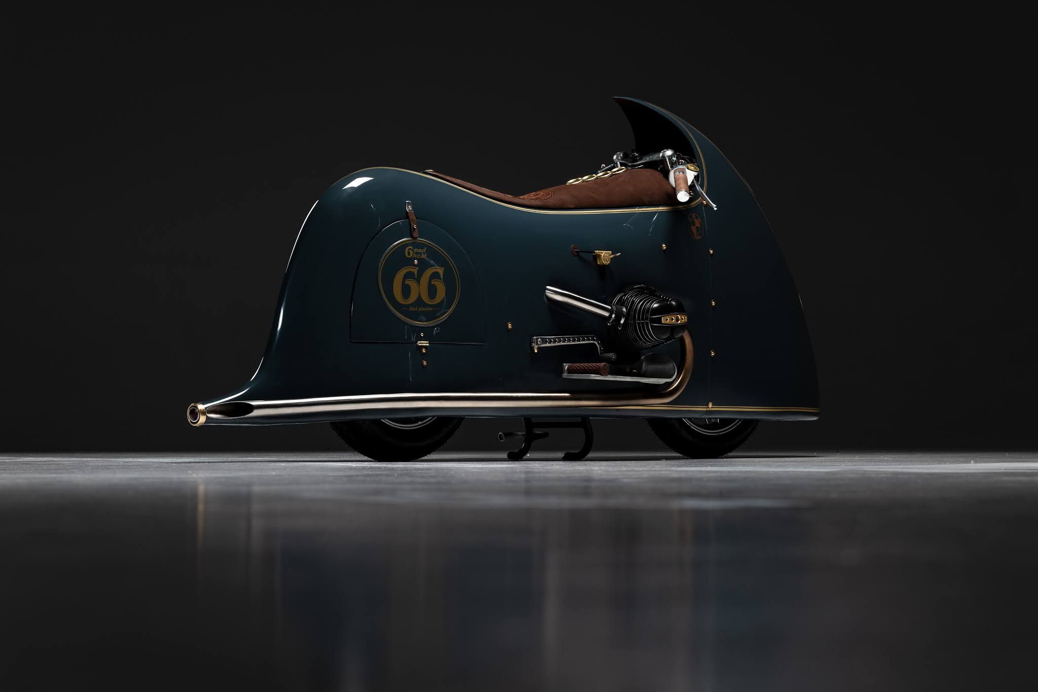 Кастомеры превратили BMW R100 RS на стимпанковый байк фото Кастомеры превратили BMW R100 RS на стимпанковый байк фото