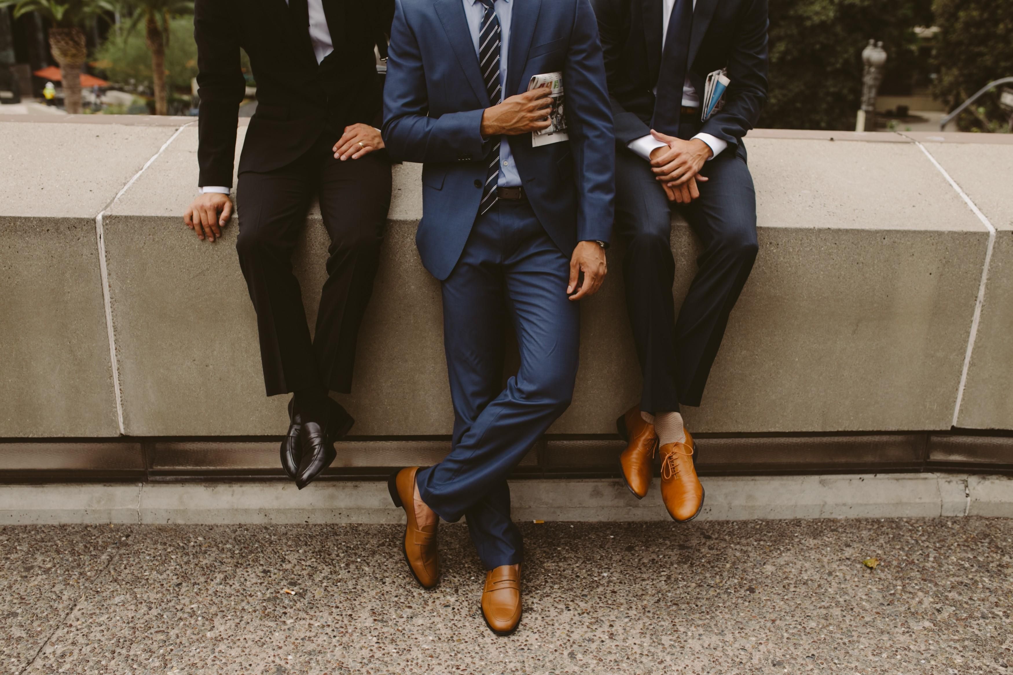 З яким взуттям носити чоловічий костюм: поради стилістів З яким взуттям носити чоловічий костюм: поради стилістів