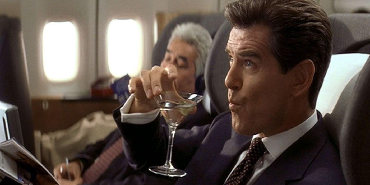 Взболтать, но не смешивать: что это значит в приготовлении коктейлей Взболтать, но не смешивать: что это значит в приготовлении коктейлей