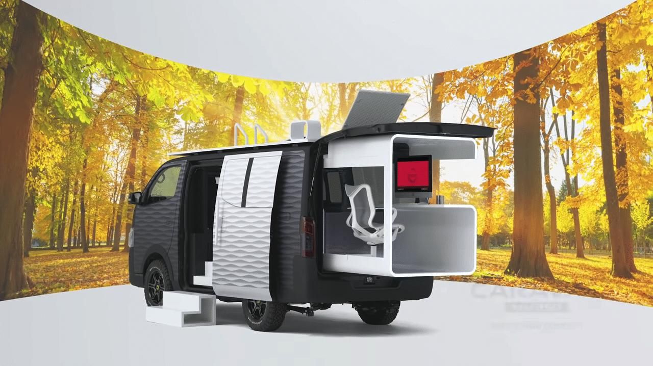 Фургон Nissan Caravan превратили в офис для путешественников: фото Фургон Nissan Caravan превратили в офис для путешественников: фото
