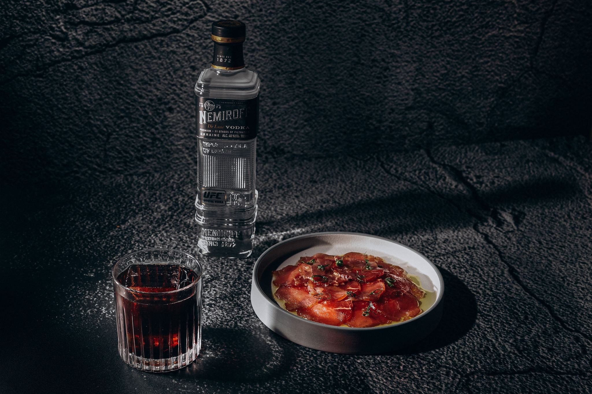 Карпаччо из говядины и коктейль Round 1: варианты фудпейринга Карпаччо из говядины и коктейль Round 1: варианты фудпейринга