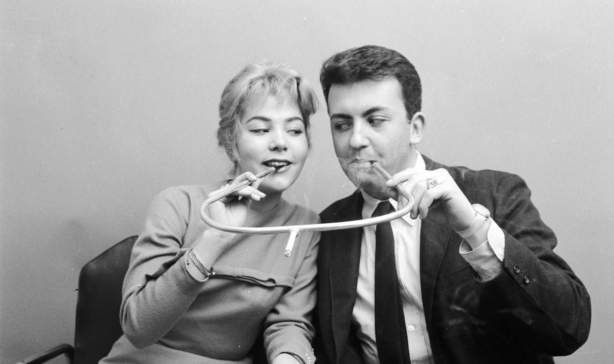 Мундштук для двоих: странные изобретения, не дожившие до наших дней Мундштук для двоих: странные изобретения, не дожившие до наших дней