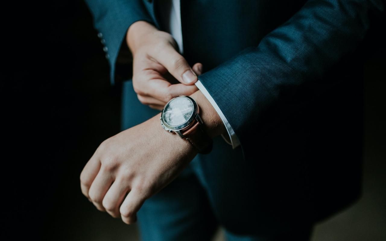 Как одеться на 14 февраля мужчине – простые и практические советы Как одеться на 14 февраля мужчине – простые и практические советы