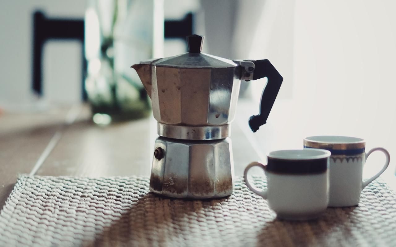 Як приготувати каву у гейзерній кавоварці – хитрощі, які варто знати