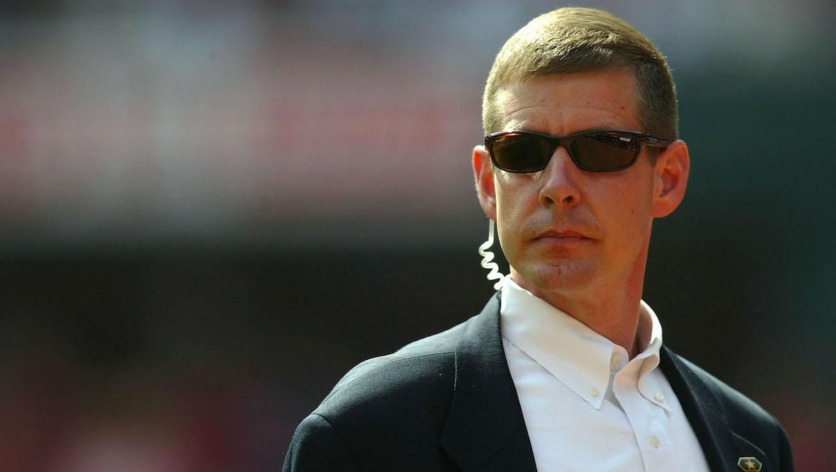 Коли хочуть завербувати – розпізнай шпигуна за прийомами маніпуляції Коли хочуть завербувати – розпізнай шпигуна за прийомами маніпуляції