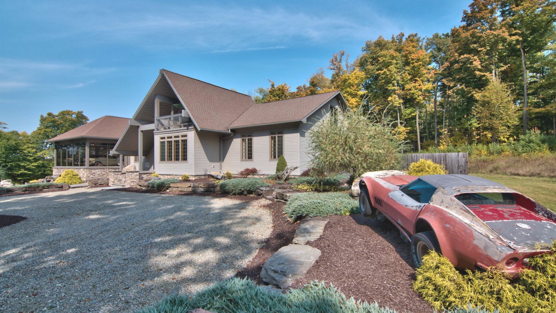У США продають будинок з гаражем на 30 автомобілів – круті фото