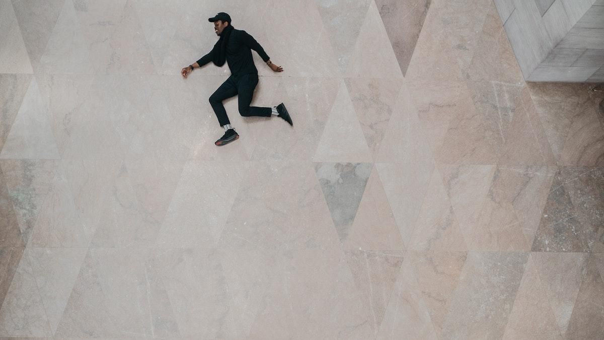 Колонны или люди: что ты видишь на картинке-тесте и что это значит Колонны или люди: что ты видишь на картинке-тесте и что это значит