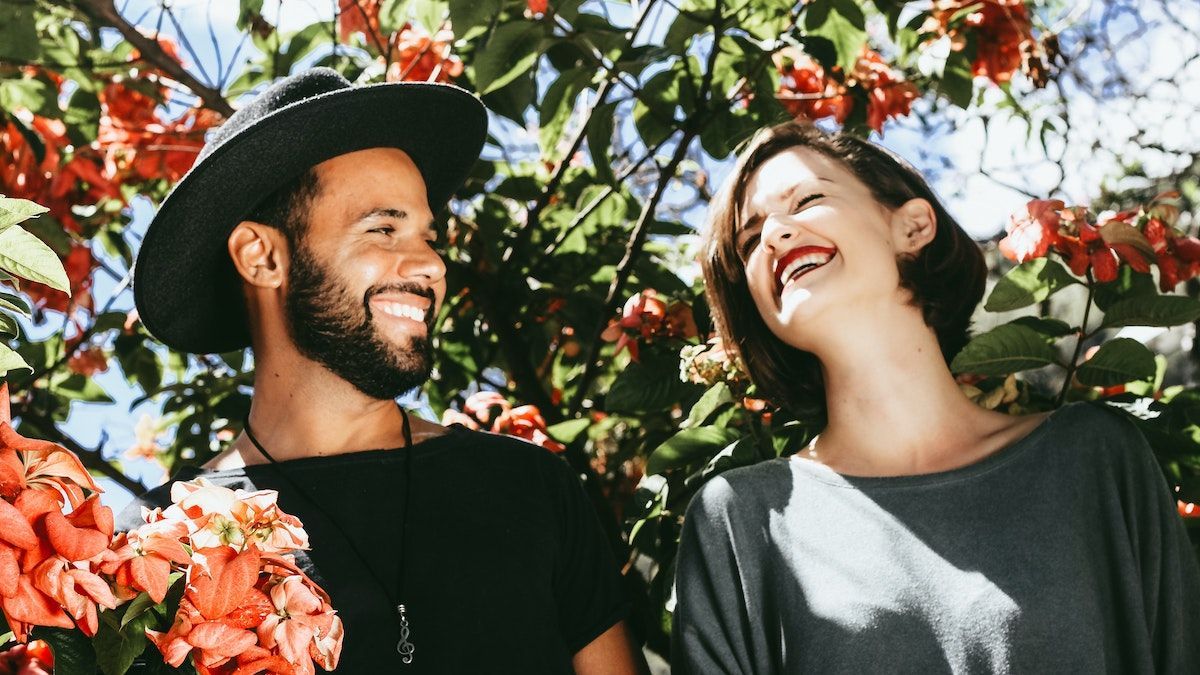 От привлекательности к агрессии: 12 занимательных фактов о смехе От привлекательности к агрессии: 12 занимательных фактов о смехе