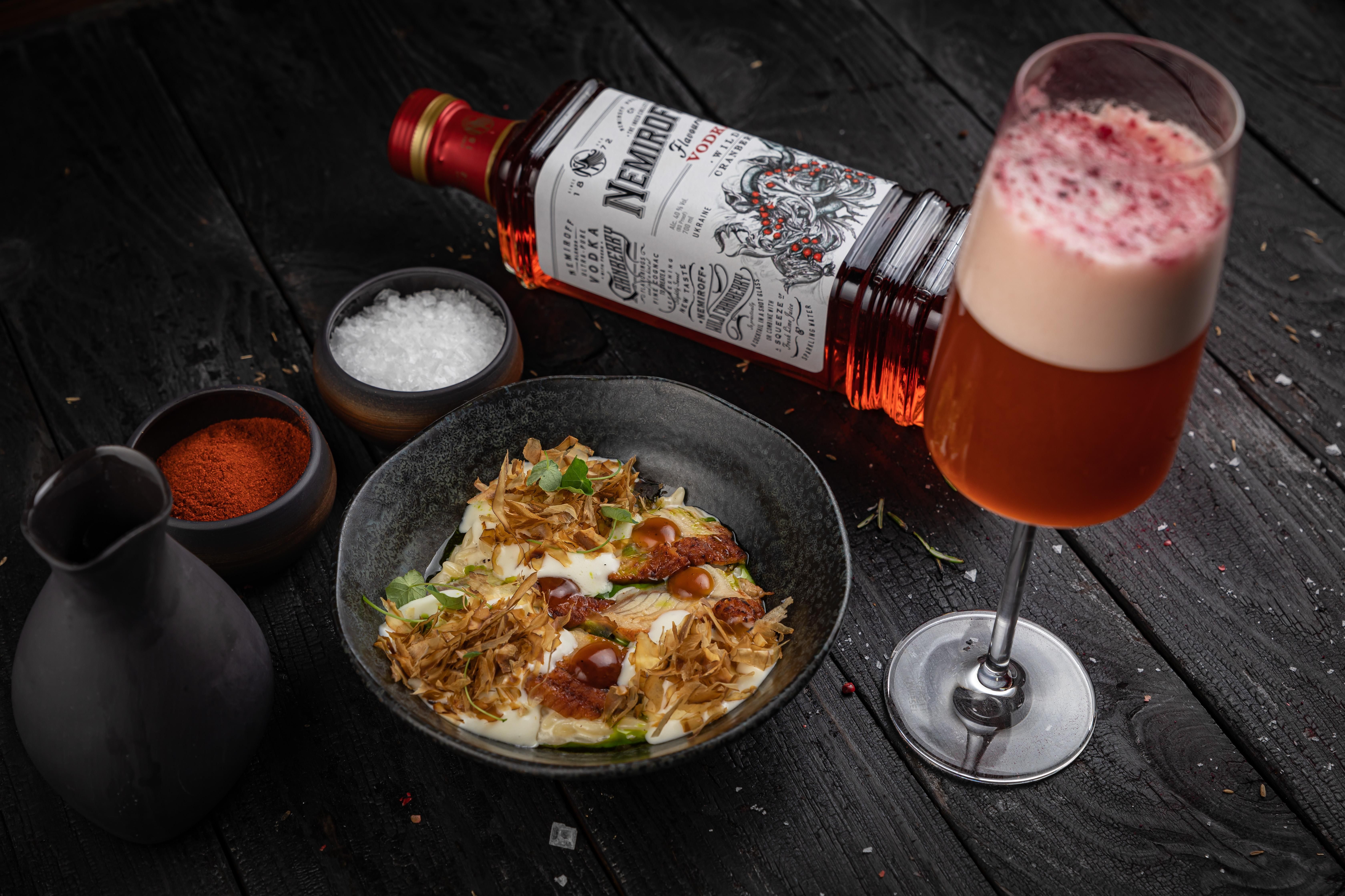 Рецепт приготування коктейлю Wild Berry Fizz на горілці Nemiroff Рецепт приготування коктейлю Wild Berry Fizz на горілці Nemiroff