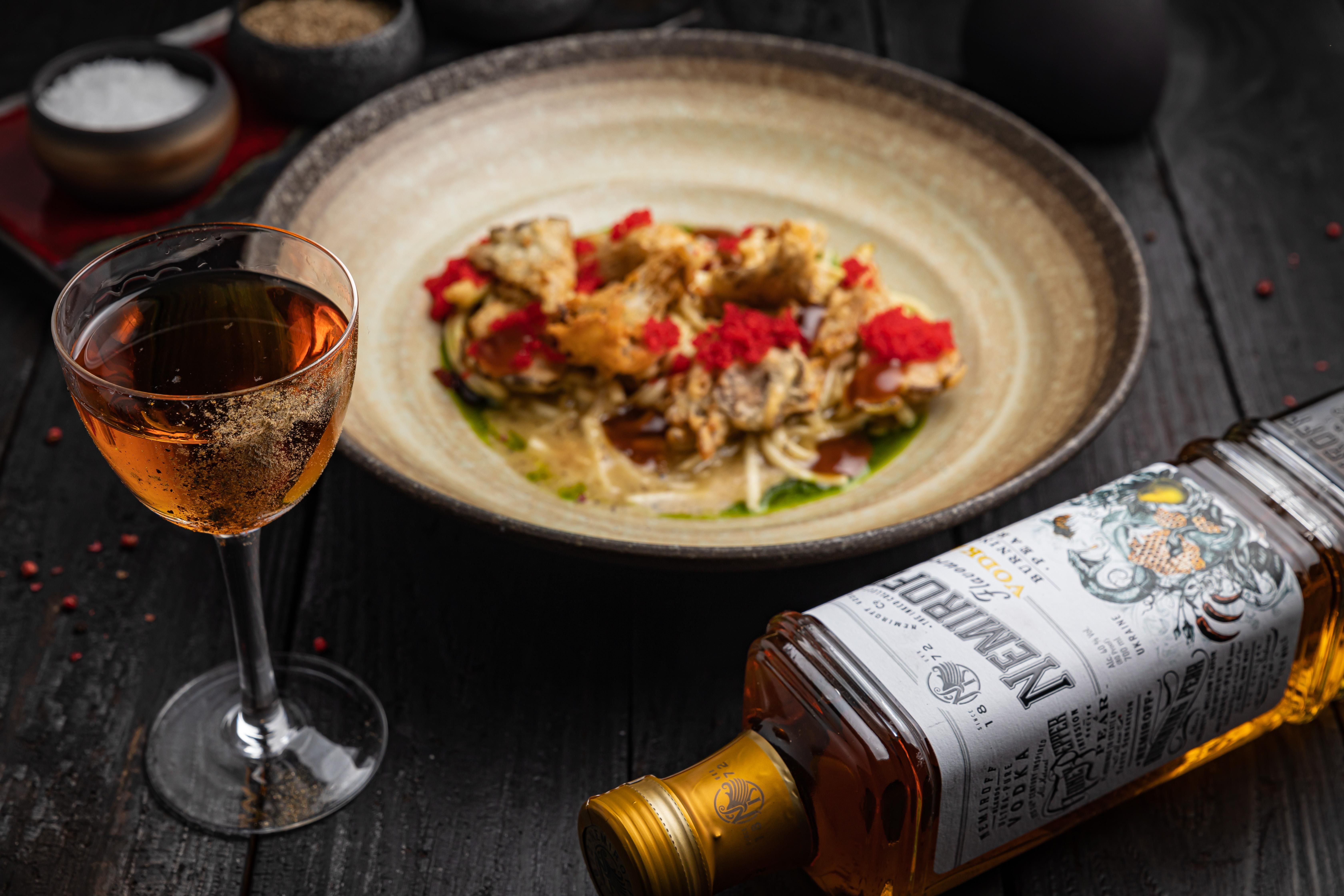 Рецепт коктейля Burning Breakfast: вариант фудпейринга с качо е пепе Рецепт коктейля Burning Breakfast: вариант фудпейринга с качо е пепе