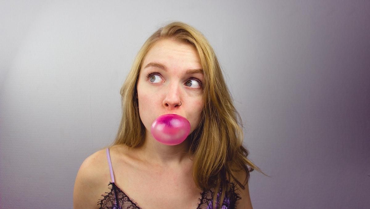 Жвачка в желудке и прыщи в шоколаде: развенчиваем мифы о теле человека Жвачка в желудке и прыщи в шоколаде: развенчиваем мифы о теле человека