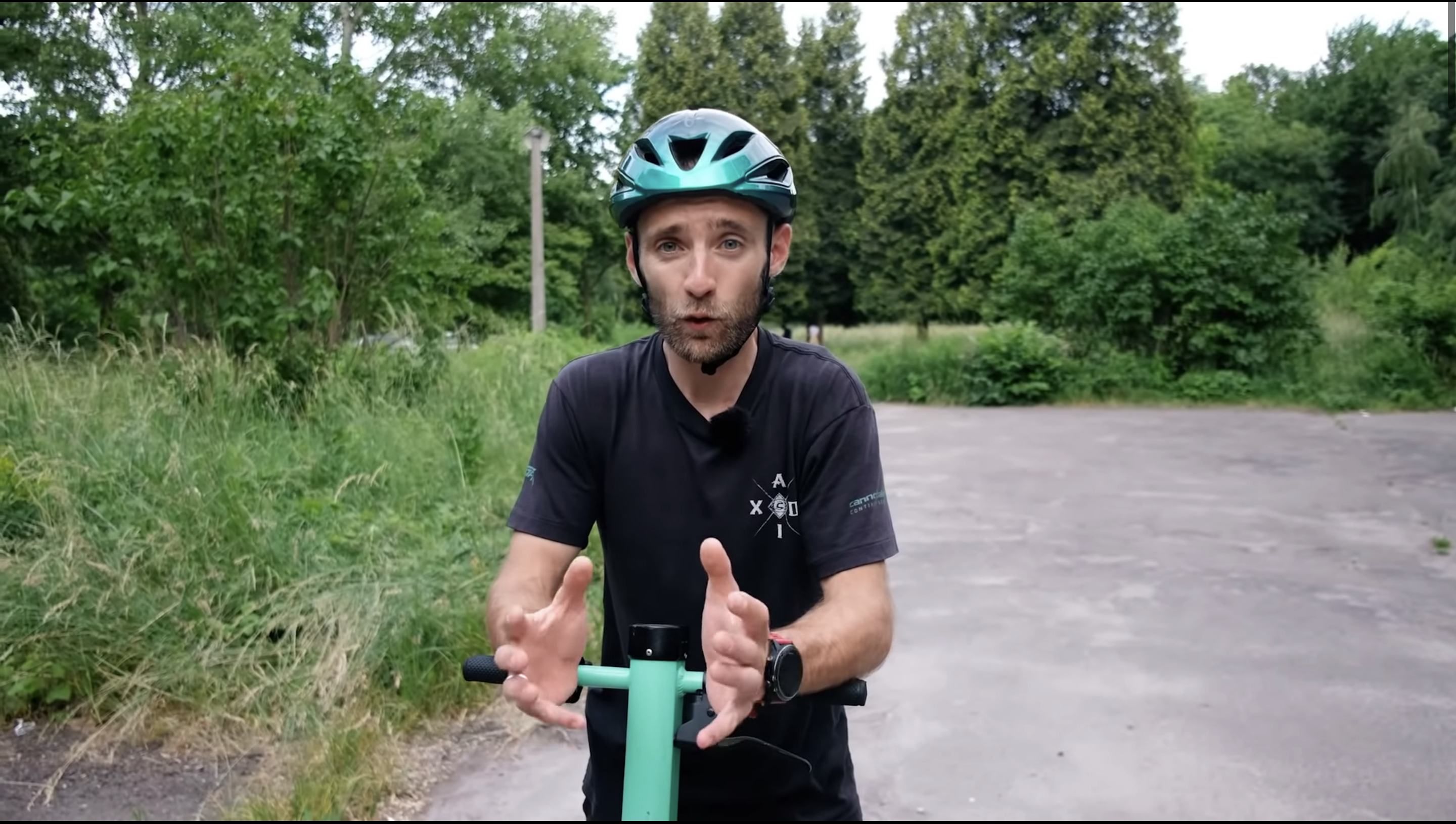 Професійний велосипедист проїхався на прокатному електросамокаті Професійний велосипедист проїхався на прокатному електросамокаті