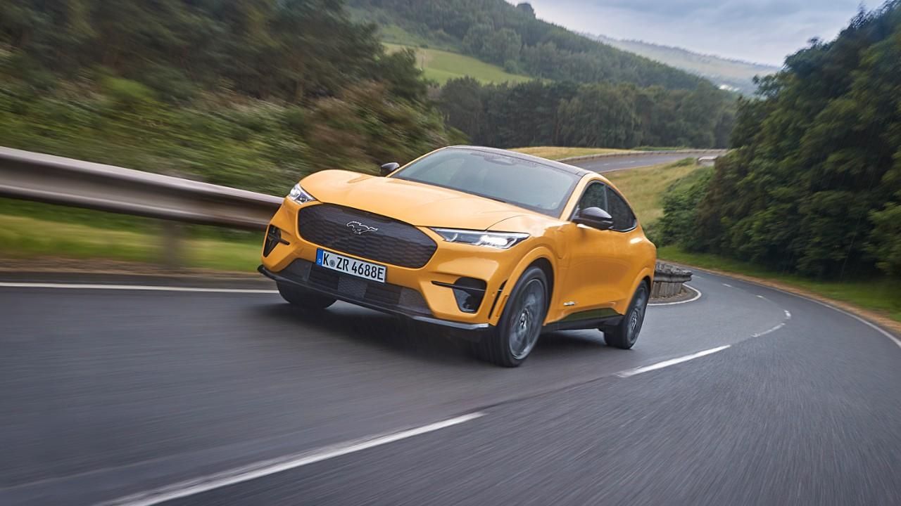 Ford випустив парфум для власників електромобілів Mustang Mach-E Ford випустив парфум для власників електромобілів Mustang Mach-E