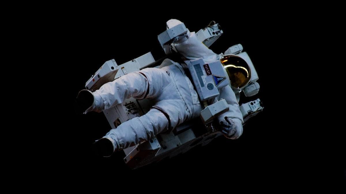 Звуки у космосі й повсюдна невагомість: спростовуємо міфи про космос, вигадані для кіно - Men Звуки у космосі й повсюдна невагомість: спростовуємо міфи про космос, вигадані для кіно - Men