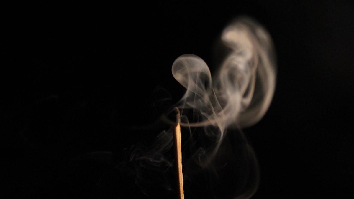 Як видалити скалку і запалити сірник на вітрі: геніальні лайфхаки 1900-х років у фото - Men Як видалити скалку і запалити сірник на вітрі: геніальні лайфхаки 1900-х років у фото - Men