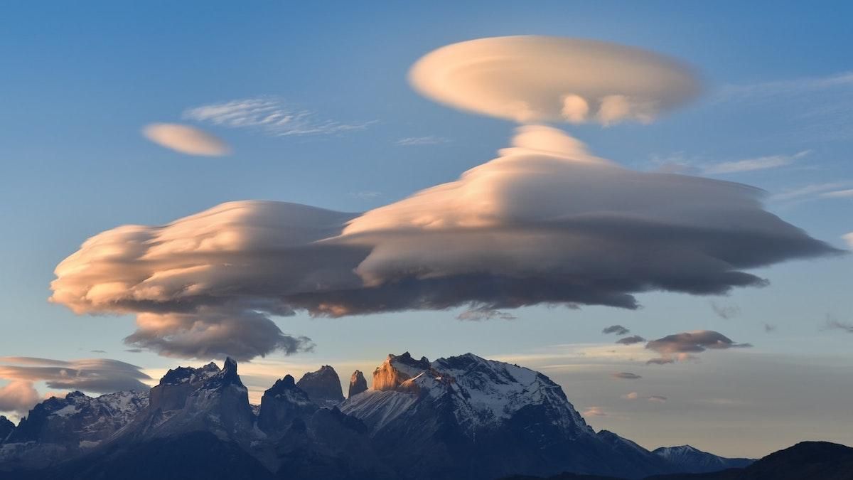 Яскраві НЛО на Землі й повітряні кулі серед зірок: космічні вигадки, в які досі вірять - Men Яскраві НЛО на Землі й повітряні кулі серед зірок: космічні вигадки, в які досі вірять - Men