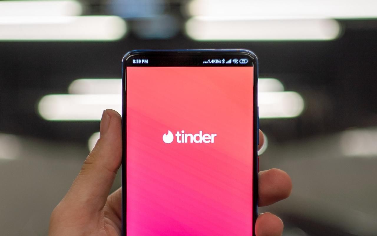 Tinder уперше очолила жінка: свого коханого вона вдало "свайпнула" вправо - Men Tinder уперше очолила жінка: свого коханого вона вдало "свайпнула" вправо - Men