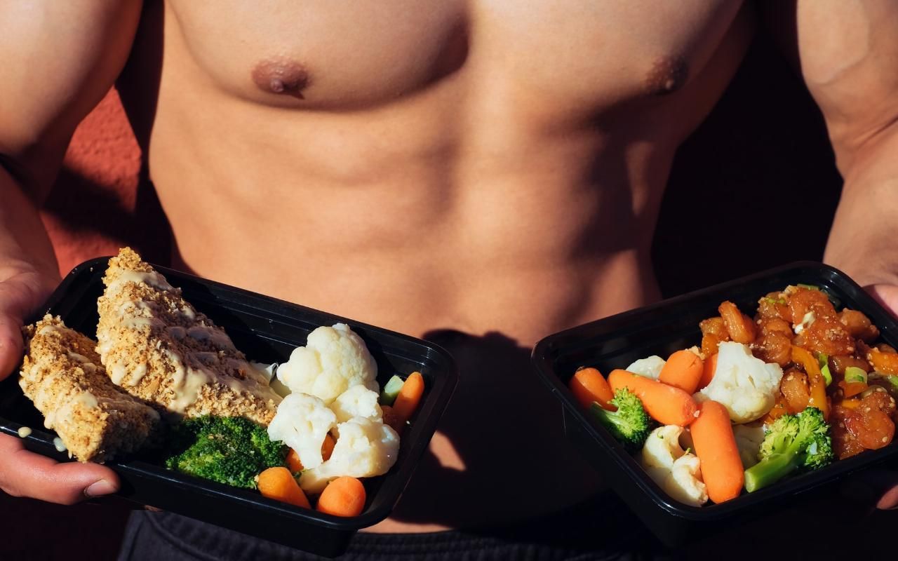 Чого не варто їсти перед тренуванням: перелік небажаних продуктів - Men