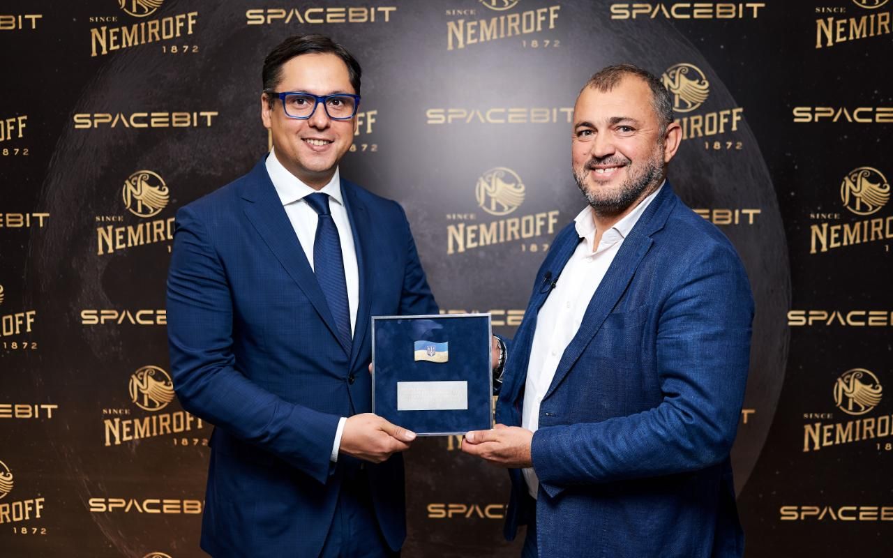 Український прапор замайорить на Місяці: деталі місії Spacebit за підтримки Nemiroff у 2022 році - Men