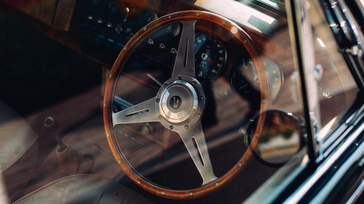 Як правильно сидіти за кермом: універсальна відеоінструкція від Jaguar Як правильно сидіти за кермом: універсальна відеоінструкція від Jaguar