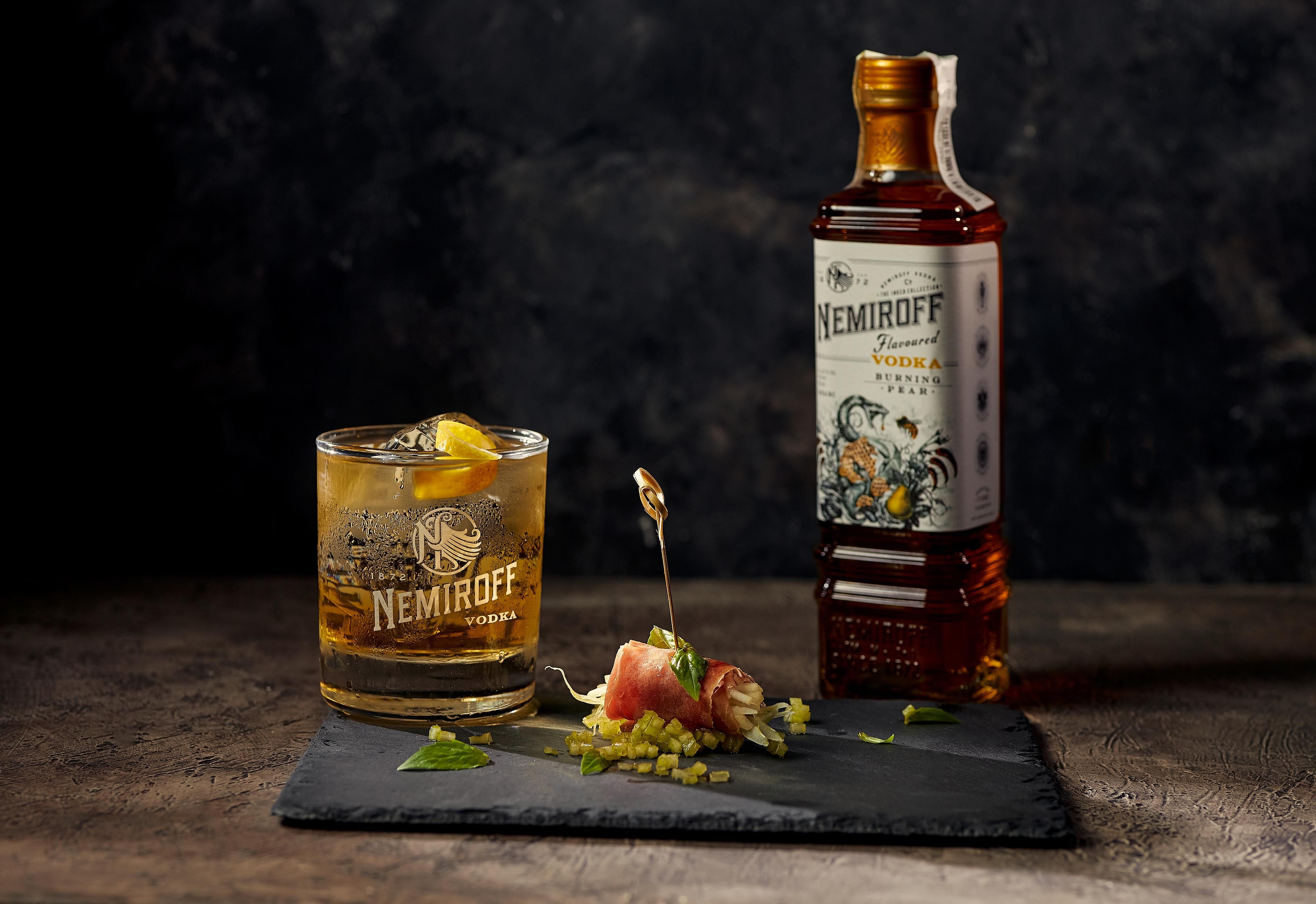 Прошутто с грушей и сельдереем и коктейль Burning Negroski: варианты фудпейринга - Men Прошутто с грушей и сельдереем и коктейль Burning Negroski: варианты фудпейринга - Men