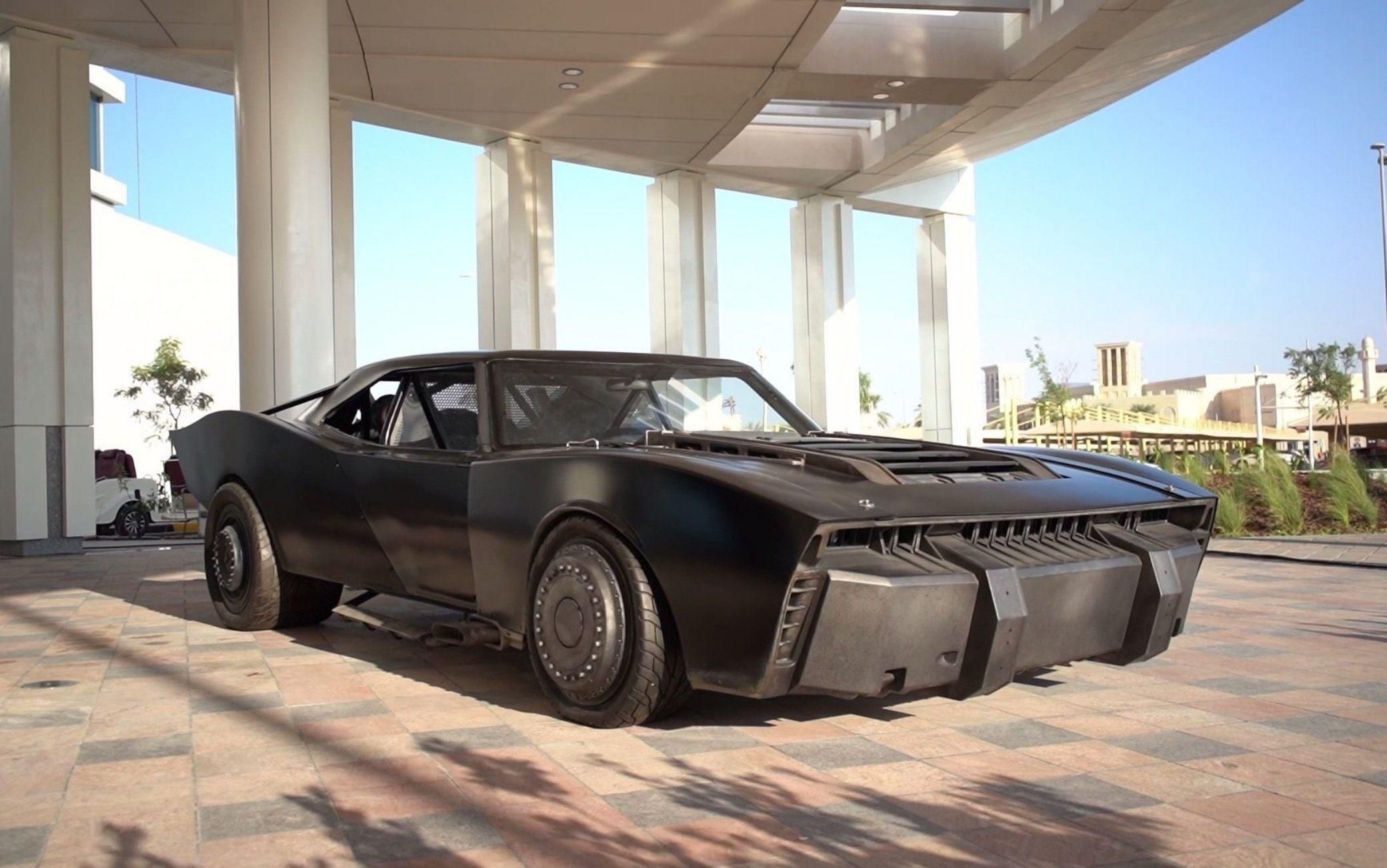 Вирушаймо до Абу-Дабі: у готелі Warner Bros. виставили новий Бетмобіль, і його треба бачити - Men Вирушаймо до Абу-Дабі: у готелі Warner Bros. виставили новий Бетмобіль, і його треба бачити - Men