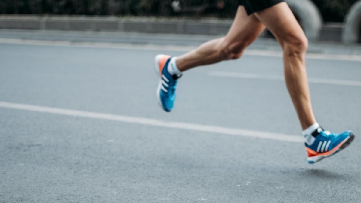 С какой максимальной скоростью может двигаться человек и почему - Men