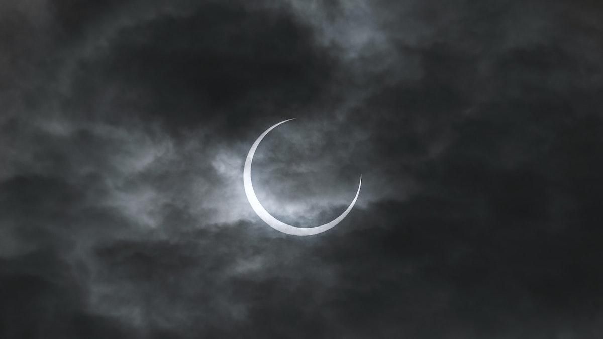 Найтриваліше за 1000 років: 5 цікавих фактів про місячні затемнення - Men