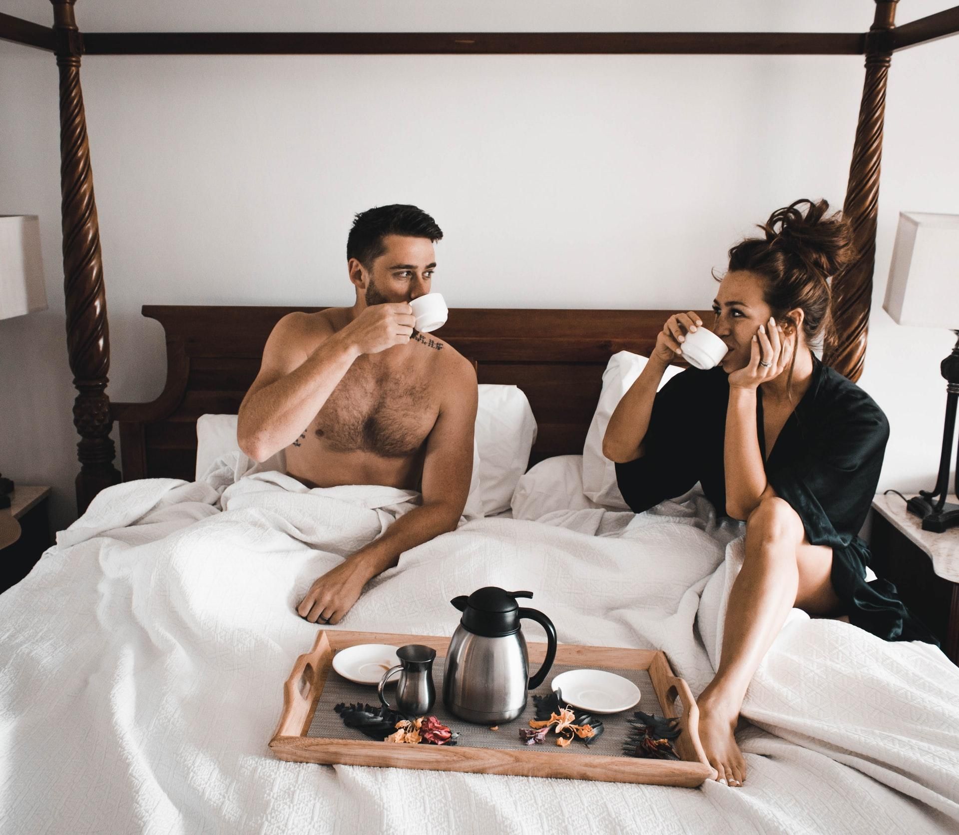 Не лише кава в ліжко: ранкові ритуали, які допоможуть зміцнити кожну пару - Men