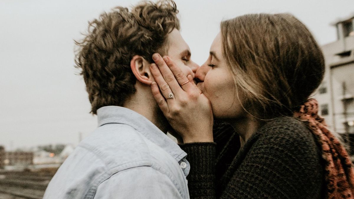 Техники поцелуев, которые гарантированно сведут с ума каждую женщину - Men