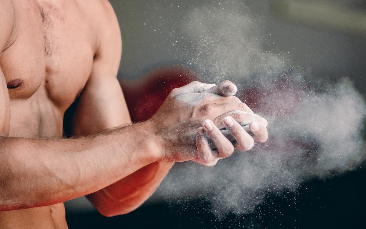 Без походов в спортзал: как быстро и эффективно накачать мышцы плеч - Men