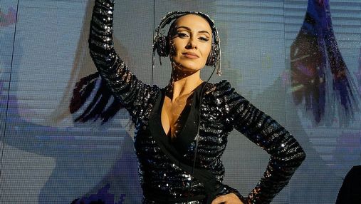 DJ NANA запалила мережу еротичним танцем біля холодильника