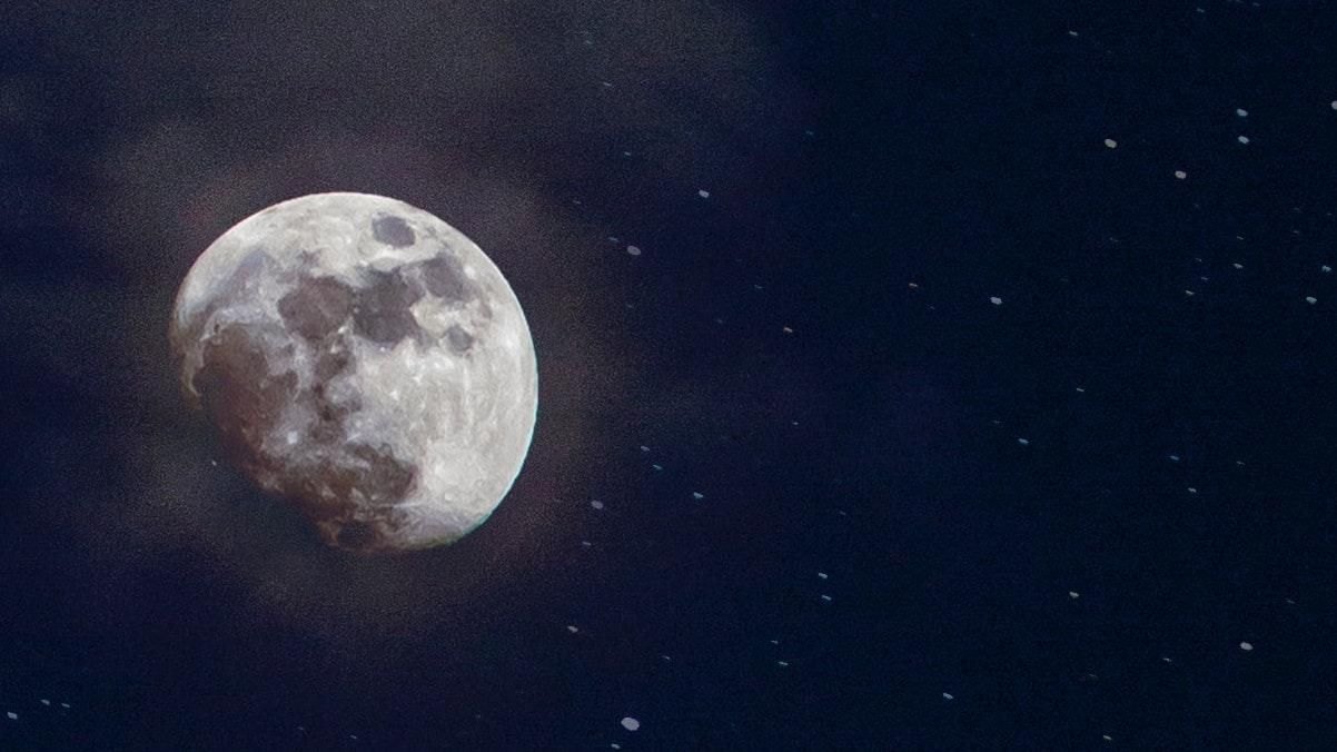 Может ли Луна упасть на Землю, сойдя с орбиты - Men Может ли Луна упасть на Землю, сойдя с орбиты - Men