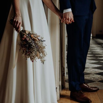 Свадебные тренды 2022: как стильно одеться жениху – разбор образов