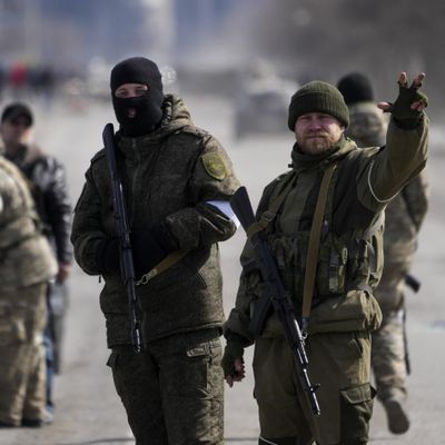 Россияне блокируют посты в Васильевке и требуют у украинцев взятку за проезд