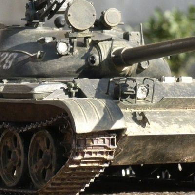 Окупанти пригнали в Мелітополь розконсервовані радянські танки Т-62