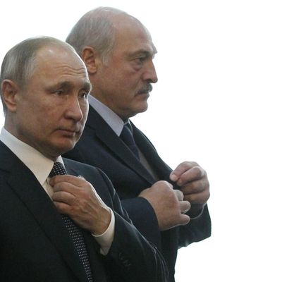 Путін жорстко змушує Лукашенка йти у наступ, – Латушко про роль Білорусі у війні