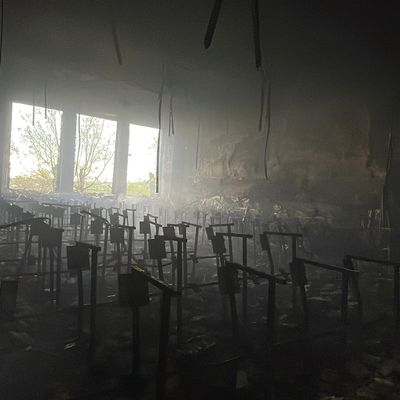 "В наших школах – запах пожарища": Гайдай показал жуткие фото в день последнего звонка