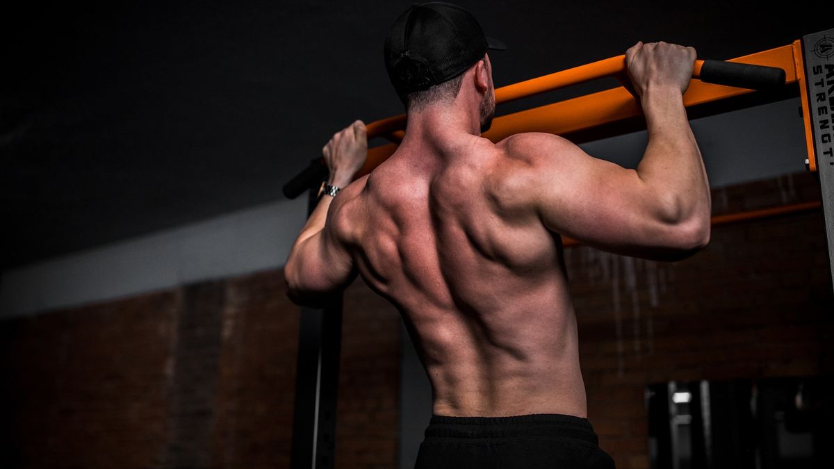 Как поддерживать осанку - 5 упражнений, которые помогут избавиться от боли в спине - Men