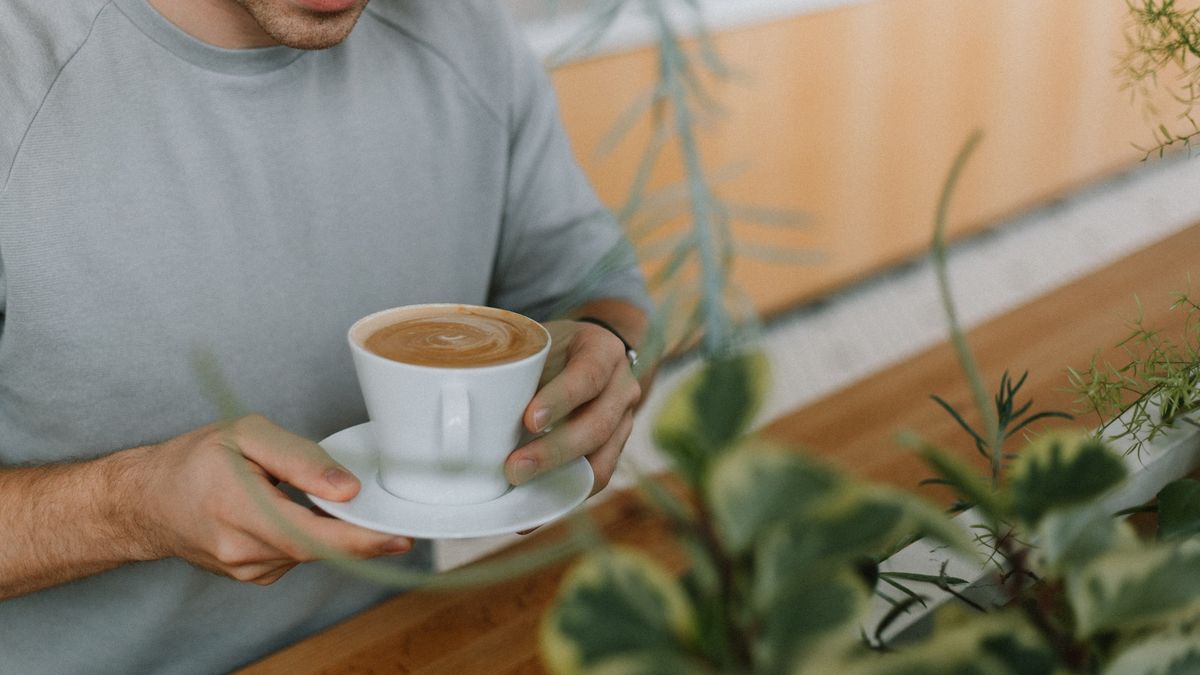 Как сэкономить во время шопинга – почему не стоит перед покупками пить кофе