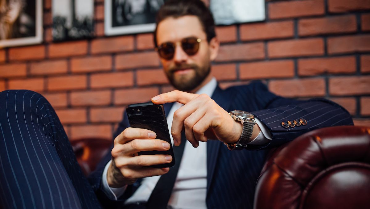 Как мужчинам одеваться в 40 лет - какую выбрать одежду и каких ошибок избегать Как мужчинам одеваться в 40 лет - какую выбрать одежду и каких ошибок избегать