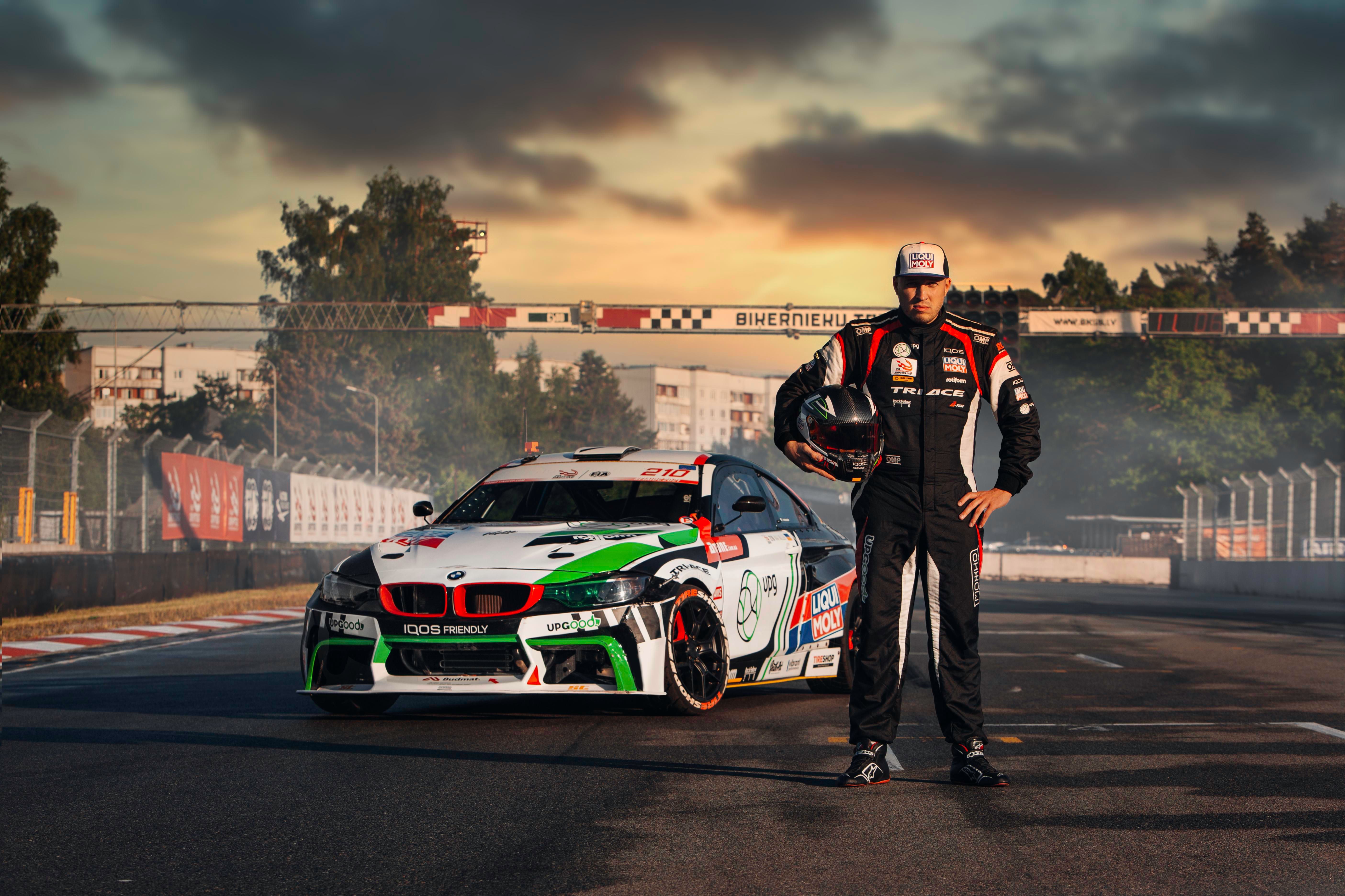 Український дрифтер Максим Міллер став волонтером - чим він допомагає ЗСУ та українцям Український дрифтер Максим Міллер став волонтером - чим він допомагає ЗСУ та українцям