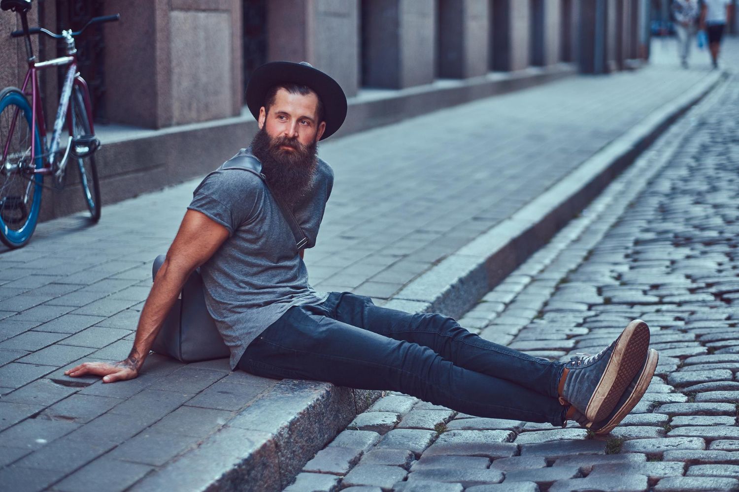 Як носити вузькі джинси чоловікам - 5 помилок, яких припускає більшість, чого не робити