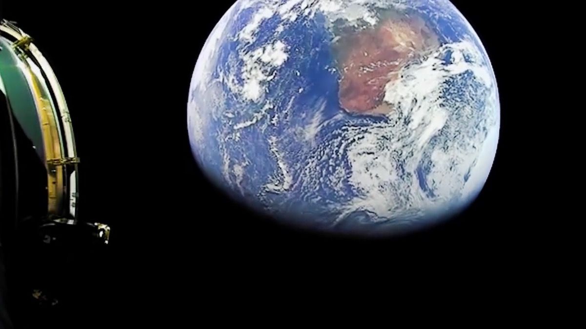 Земля як блакитний мармур у чорноті космосу - вражаюче відео від SpaceX - Men